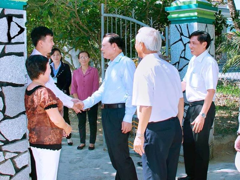 Phó Thủ tướng Vũ Văn Ninh và đoàn đại biểu cấp cao tới tham quan mô hình kinh doanh tại nhà